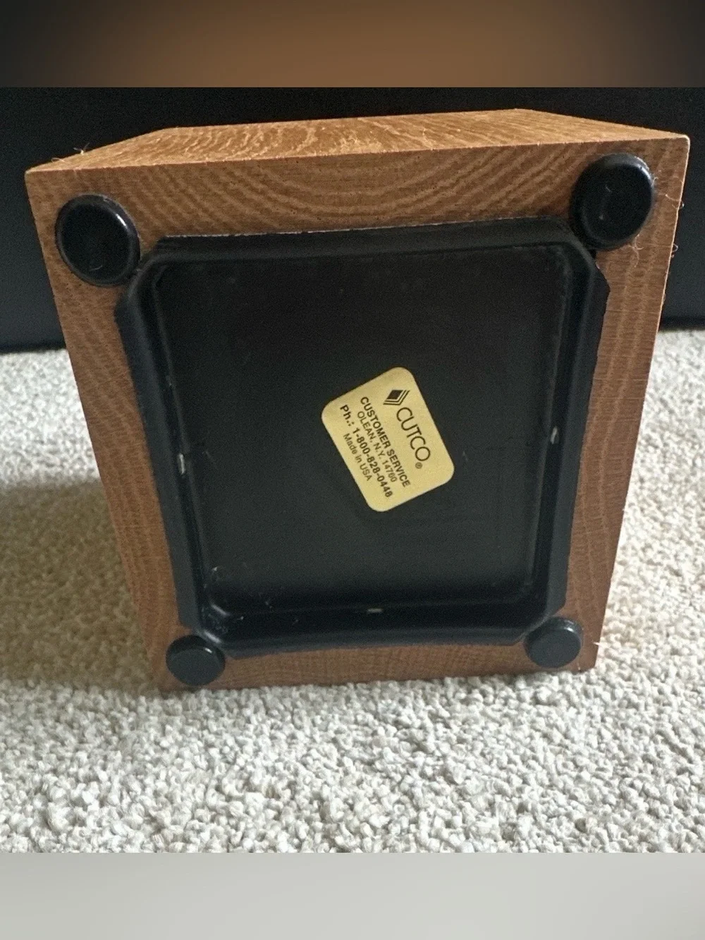 Cutco Oak Finish Knife Block‎ in Brown